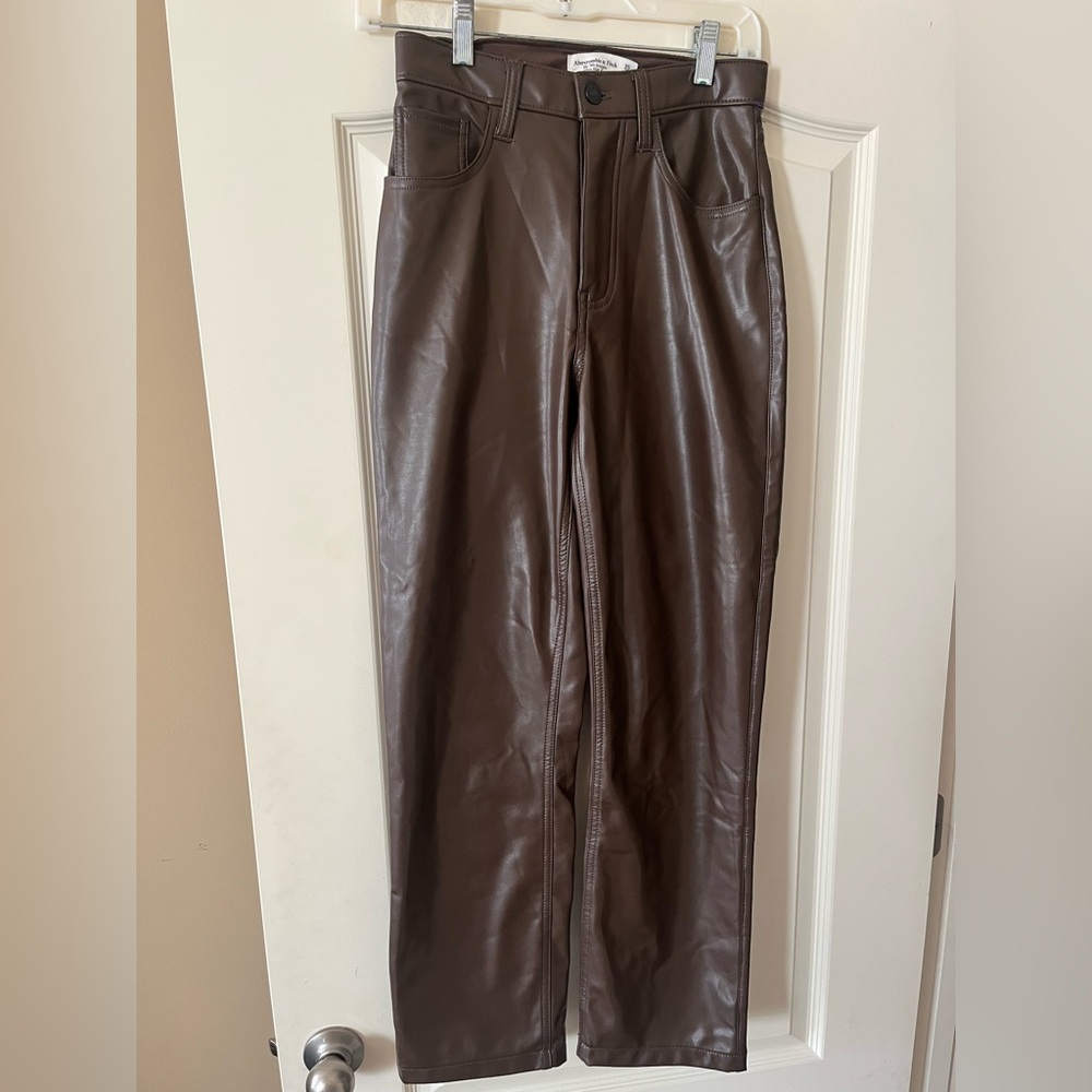 Abercrombie & Fitch 90’s Straight Brown Faux Leather Pants Women’s Size 0